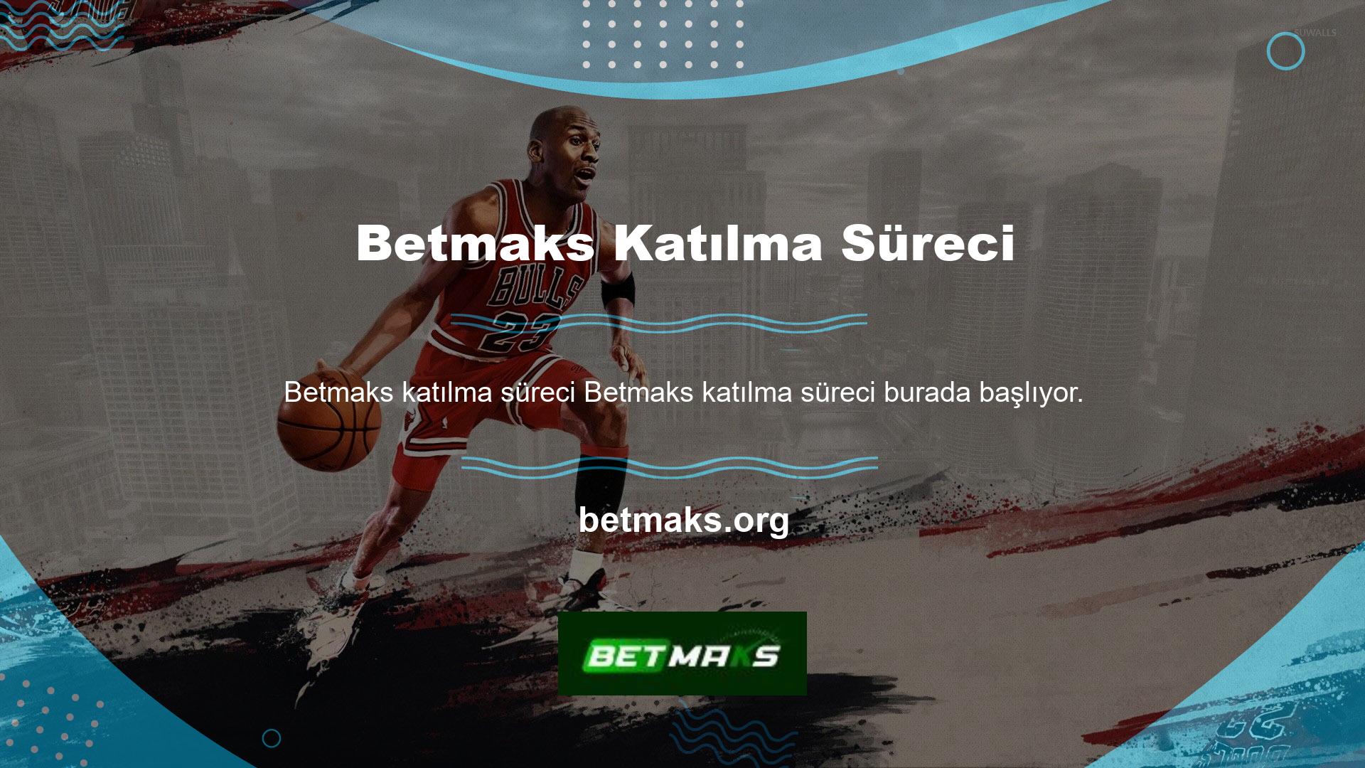 Abone düğmesini kullanarak bir mesaj yazan adam